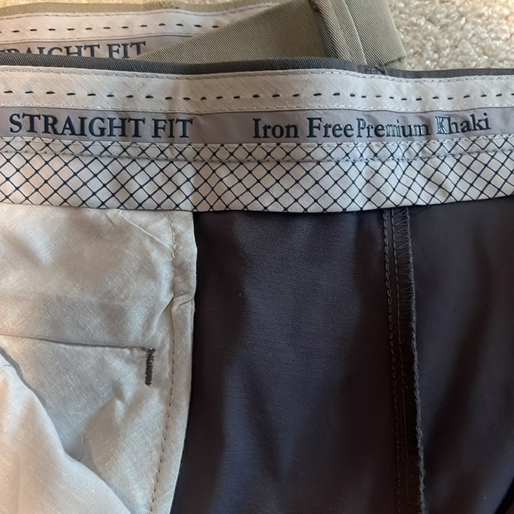 5 pairs Men’s Haggar Straight Fir Iron Free Premium Khaki. Tan, Grey, and Black. - Picture 3 of 8